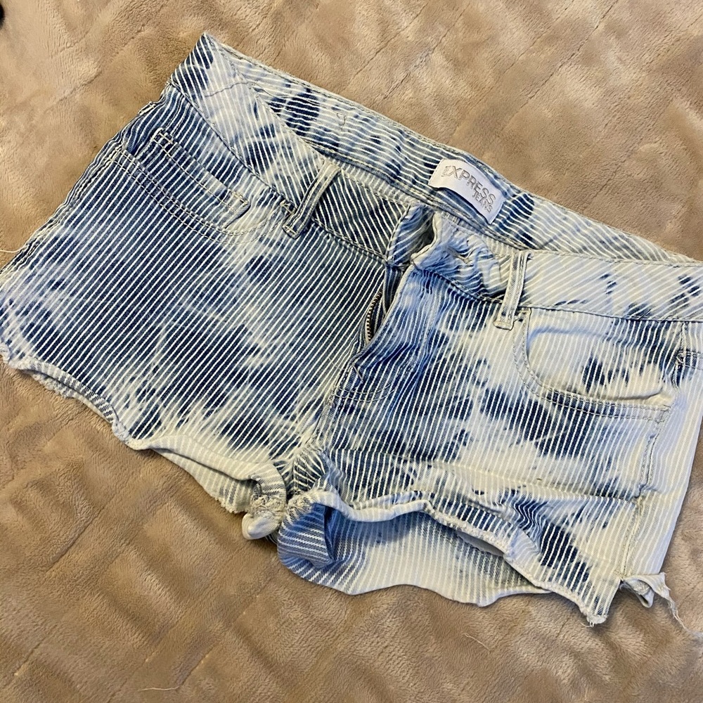 Express shorts.